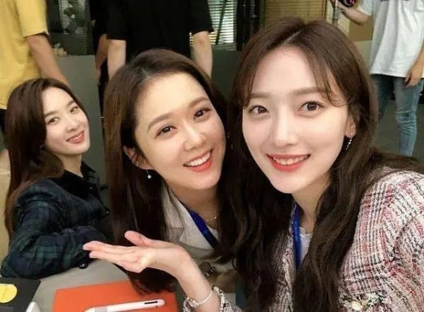 当初在中国很火的韩国明星张娜拉，怎么就突然没有音讯了？