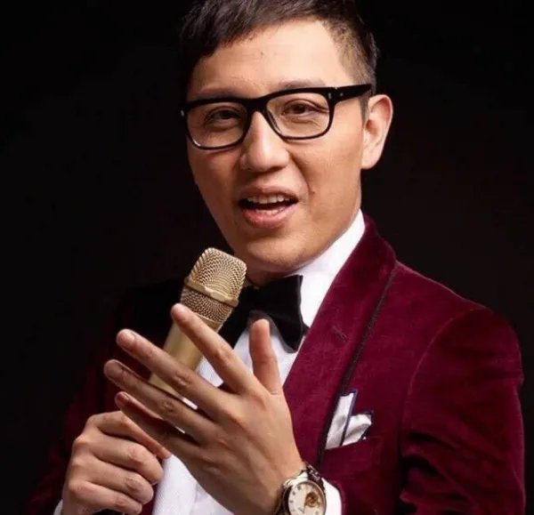 华少妻子照片公开,为何华少很少谈及自己的妻子呢?