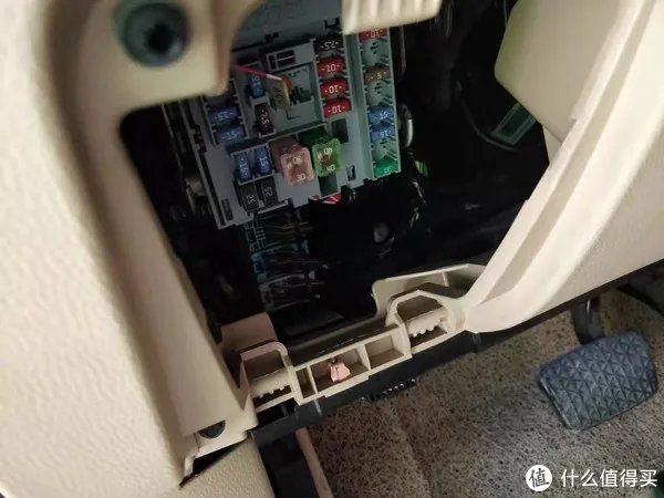 怎么安装点烟器