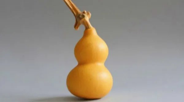 锯了嘴的葫芦什么意思？