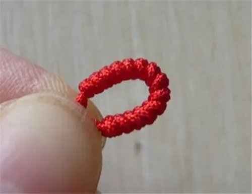 红绳项链编法图解 戴红绳寓意什么