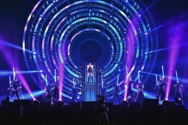 看周杰伦演唱会手机被偷,演唱会为什么频繁丢手机?