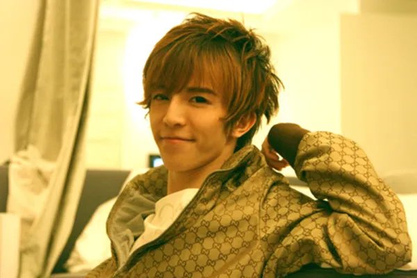 郭敬明整容前后对比照 揭秘他的整容经历