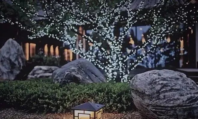 庭院里的这一方石头，历经千年，大有讲究