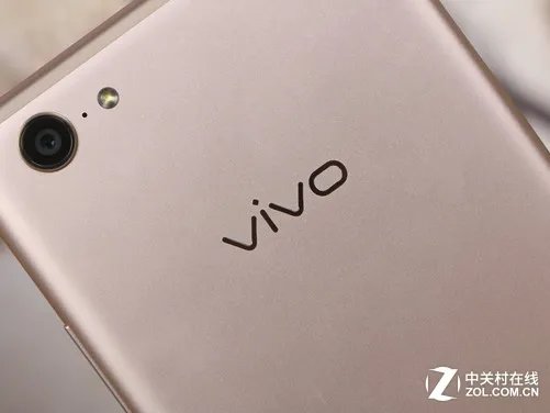 MotoZ领衔黑科技 市售特立独行手机盘点