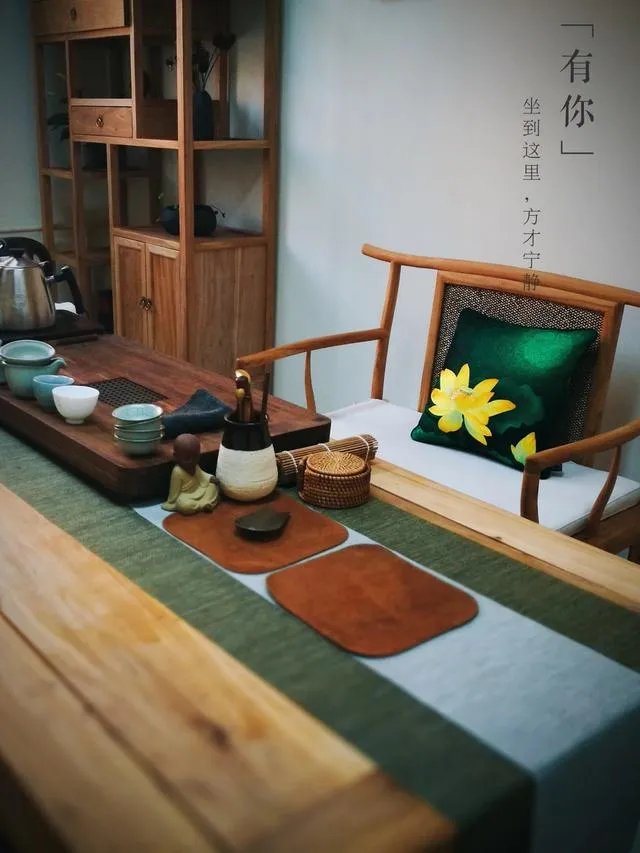 Jasper在香港知名私立贵族国际学校,一年学费人民币13万,你怎么看?