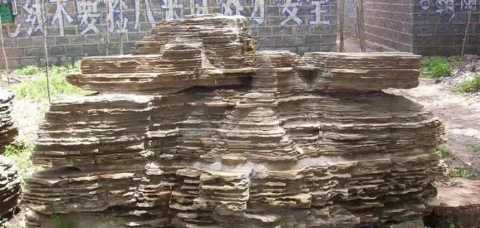 庭院里的这一方石头，历经千年，大有讲究