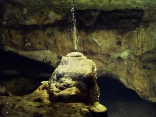 “滴水穿石”的歇后语是什么？