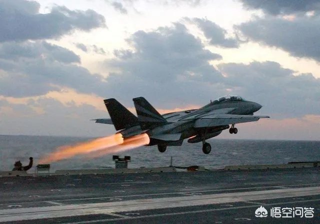 突发：伊朗一架战机在波斯湾水域坠毁，是被美国击落的吗？