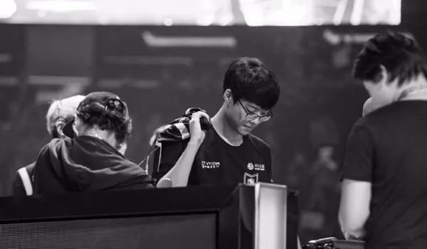 如何评价s6总决赛rox vs skt