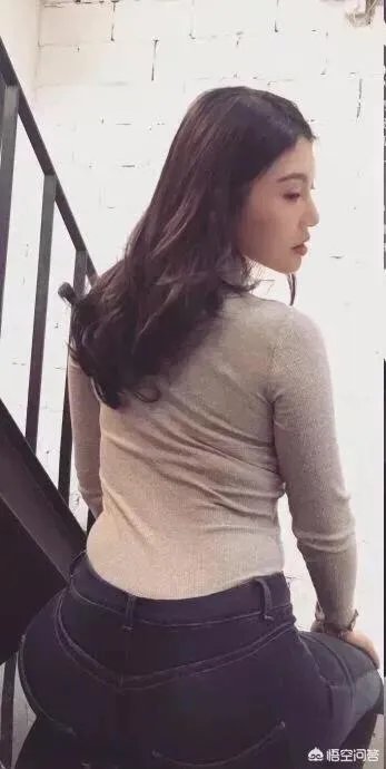 如何看待大嫂徐冬冬在俄罗斯世界杯看球，被丹麦球迷“生扑”？