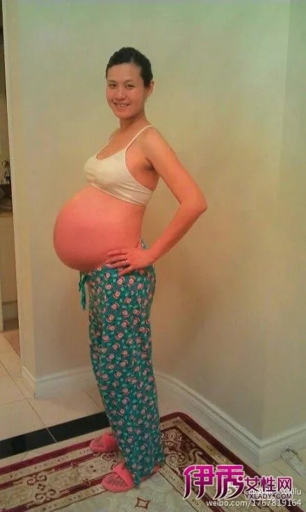 刘畊宏晒老婆大肚孕照