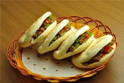 陕西名小吃，分明是馍夹着肉，为何被叫做肉夹馍？