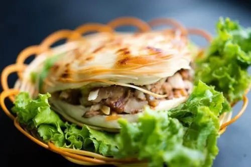 陕西名小吃，分明是馍夹着肉，为何被叫做肉夹馍？