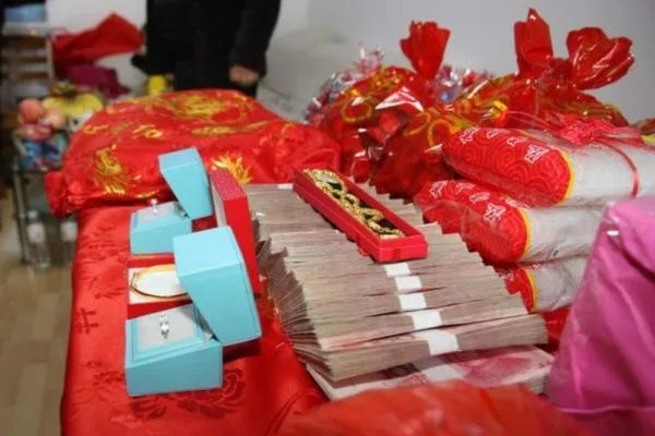 银行回应推出彩礼贷，你会选择去借这个钱吗？