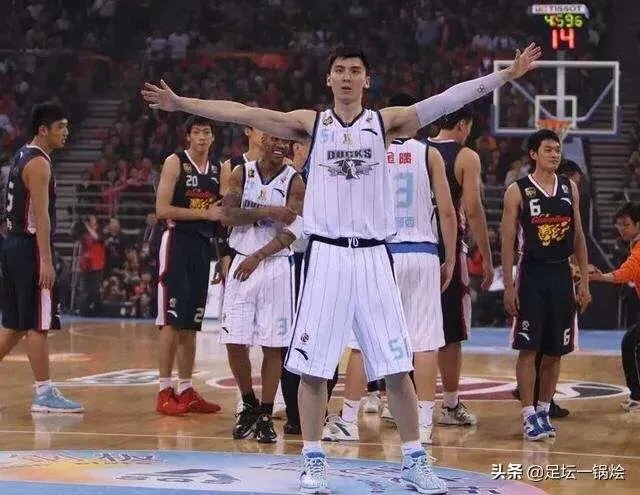 吉喆换癌去世后，首钢队x感人行为公布，高薪跟他续约还承担一切医疗费，你们怎么看？