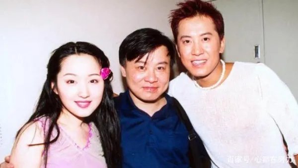 向华强花费百万请杨钰莹吃饭，赖文峰冲进去说：她是我的女人，发生了什么？