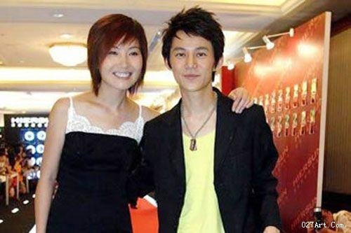 何炅老婆王菁照片