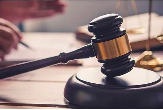 法院是如何通报河南女子跳楼离婚案的情况的？