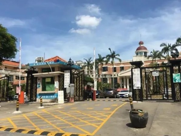 4小孩划花小区40多台车,孩子家长有责任吗?