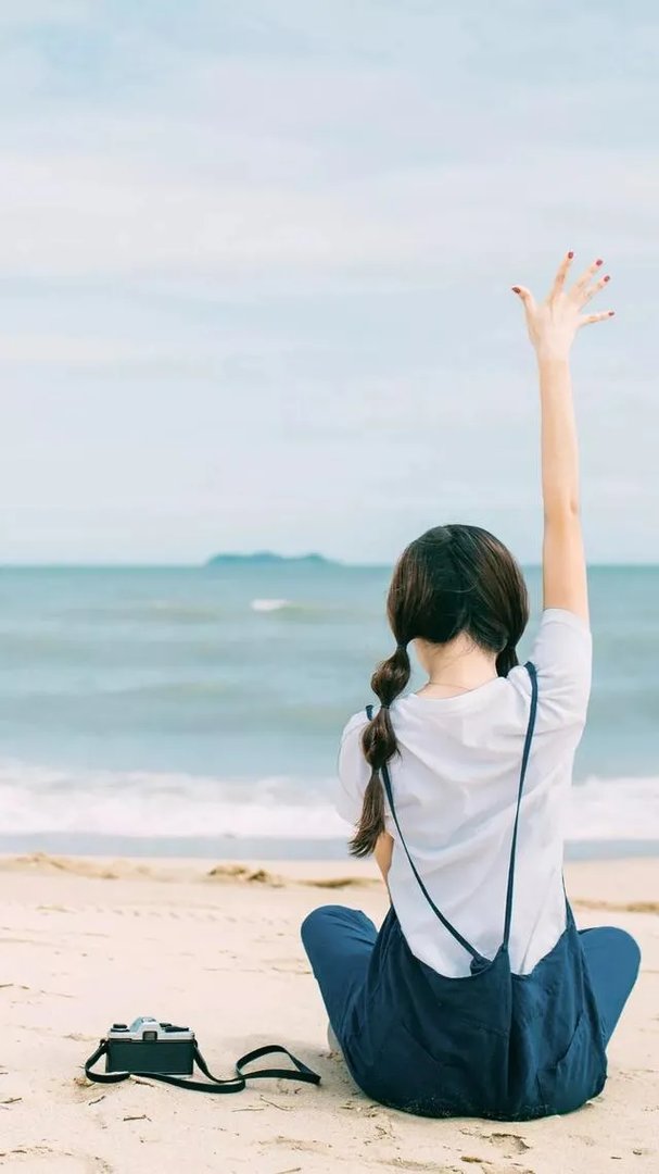 有没有绑马尾的美女照片做手机壁纸？