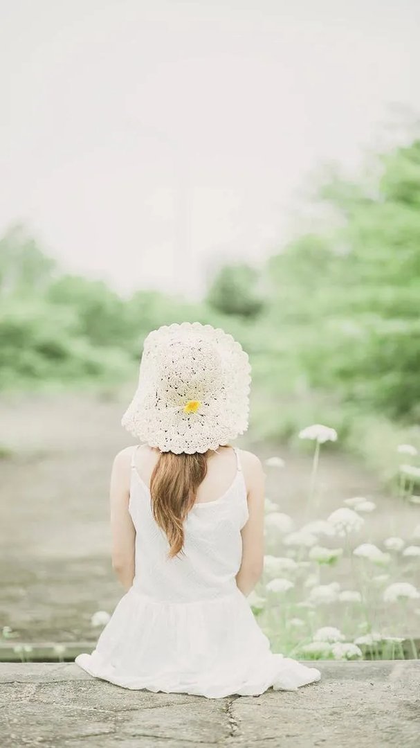 有没有绑马尾的美女照片做手机壁纸？