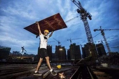 如何看待农民工工地播音腔朗诵再别康桥?