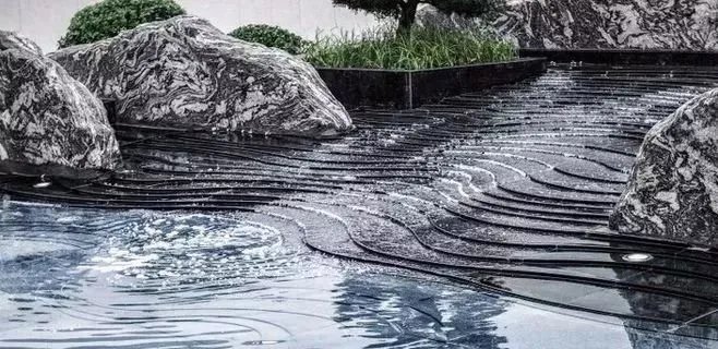 庭院里的这一方石头，历经千年，大有讲究