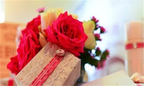 朋友结婚一般送什么礼物 送给朋友的实用礼物推荐