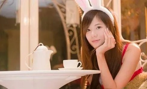 方唯真的好友爆料