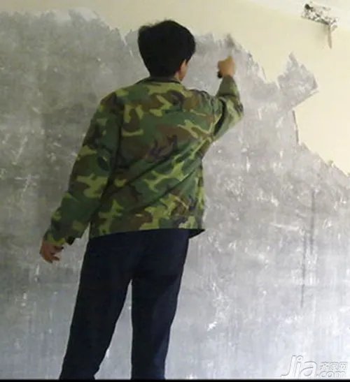 刷漆前一定要用加固剂吗 为什么墙面会起包?