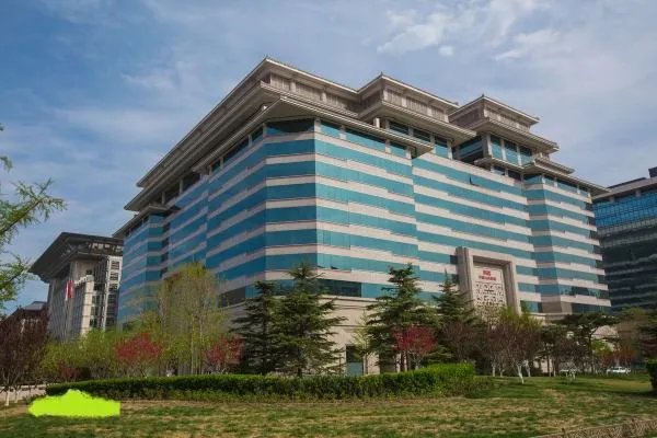 请告诉我中国人寿和中国人保的区别,请说得详细点