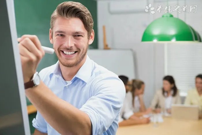 狗撒尿是什么信息