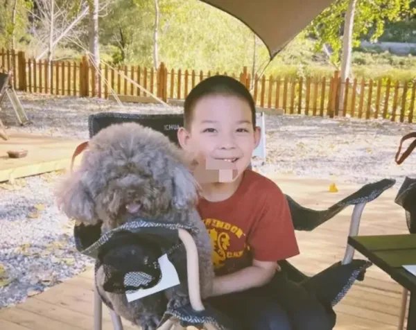 梅婷晒儿女露营正面照,女儿快快漂亮像妈妈,生活中的梅婷是个怎样的人?