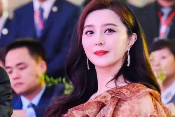 姚晨与范冰冰同框颜值遭碾压，范冰冰复出有多大的希望？