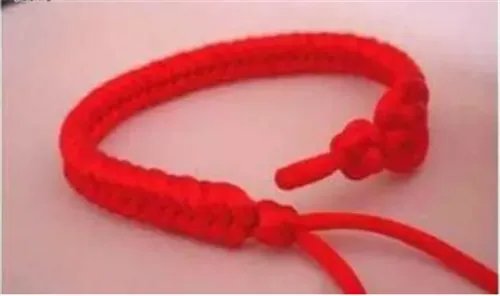 红绳项链编发教学 2款红绳项链简易编法推荐