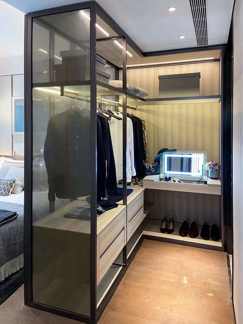 不锈钢、玻璃元素+低饱和度灰,打造完美意式现代轻奢风~