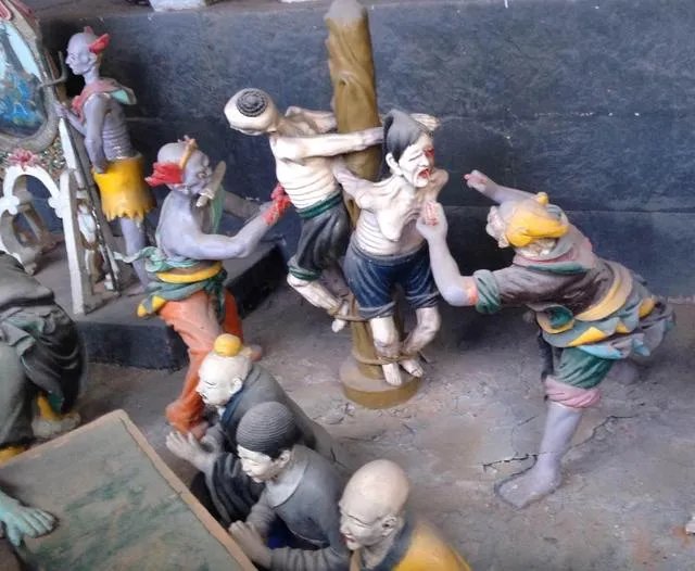 对重庆市丰都县的鬼城，为什么叫鬼城，能科普一下吗？