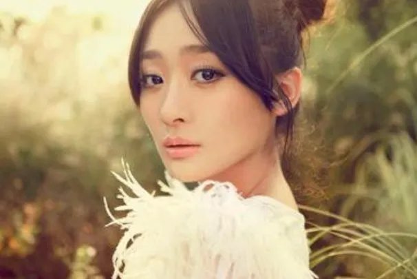 严艺丹十大热门歌曲排行榜：《醉城伤》上榜，第一让人陶醉