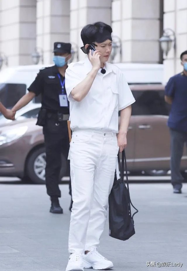 可以分享德云社私服照片吗？