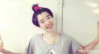 在非诚勿扰中，那个无人敢牵手的“猫脸”化妆师，素颜长成怎么样？