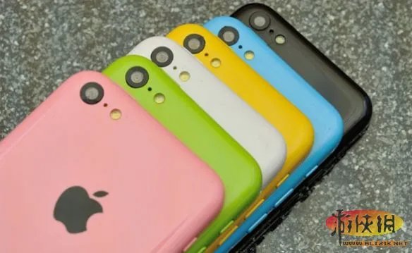 iPhone 5C第六色已正式现身 新全家福谍照公布