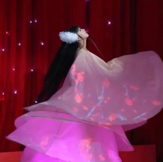 被杨丽萍放弃的小彩旗,21岁的她胖成了这样子!你还认得出她吗?