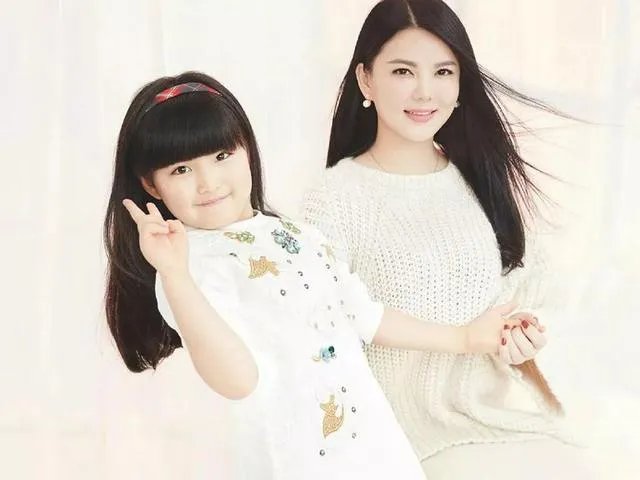 Jasper在香港知名私立贵族国际学校,一年学费人民币13万,你怎么看?