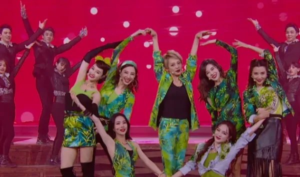 《浪姐》总决赛表演像春晚，哪一段堪称炸裂？