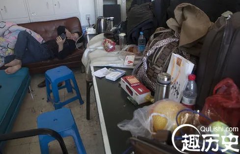 建筑公司欠薪300余万 近百民工