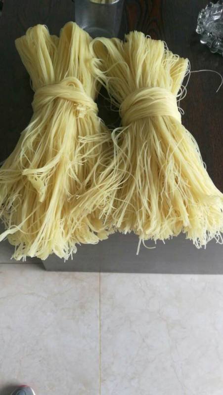 刚刚，演员吴秀波的妻子兼经纪人何震亚发表声明，她表示“报警的决定考虑了很久，我们家面对长达一年半的