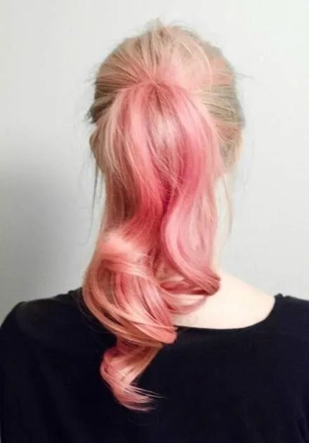 有没有绑马尾的美女照片做手机壁纸？