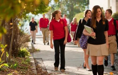 做出国留学的中介有哪些好的？是不是收费都很高？