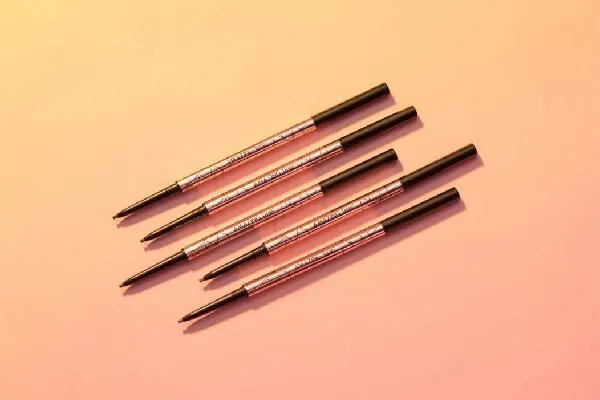 眉笔颜色怎么选择适合自己的 眉笔一般用什么颜色好看